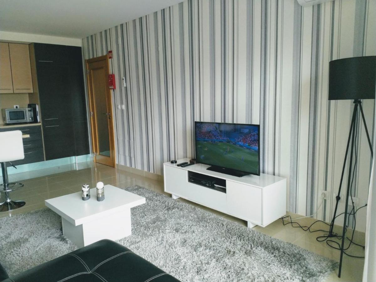 Apartamento T2 Eucalipto 2A オーリョス・デ・アーグァ エクステリア 写真