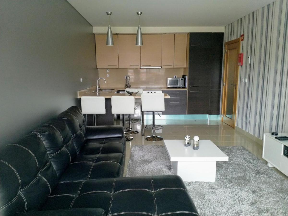 Apartamento T2 Eucalipto 2A オーリョス・デ・アーグァ エクステリア 写真