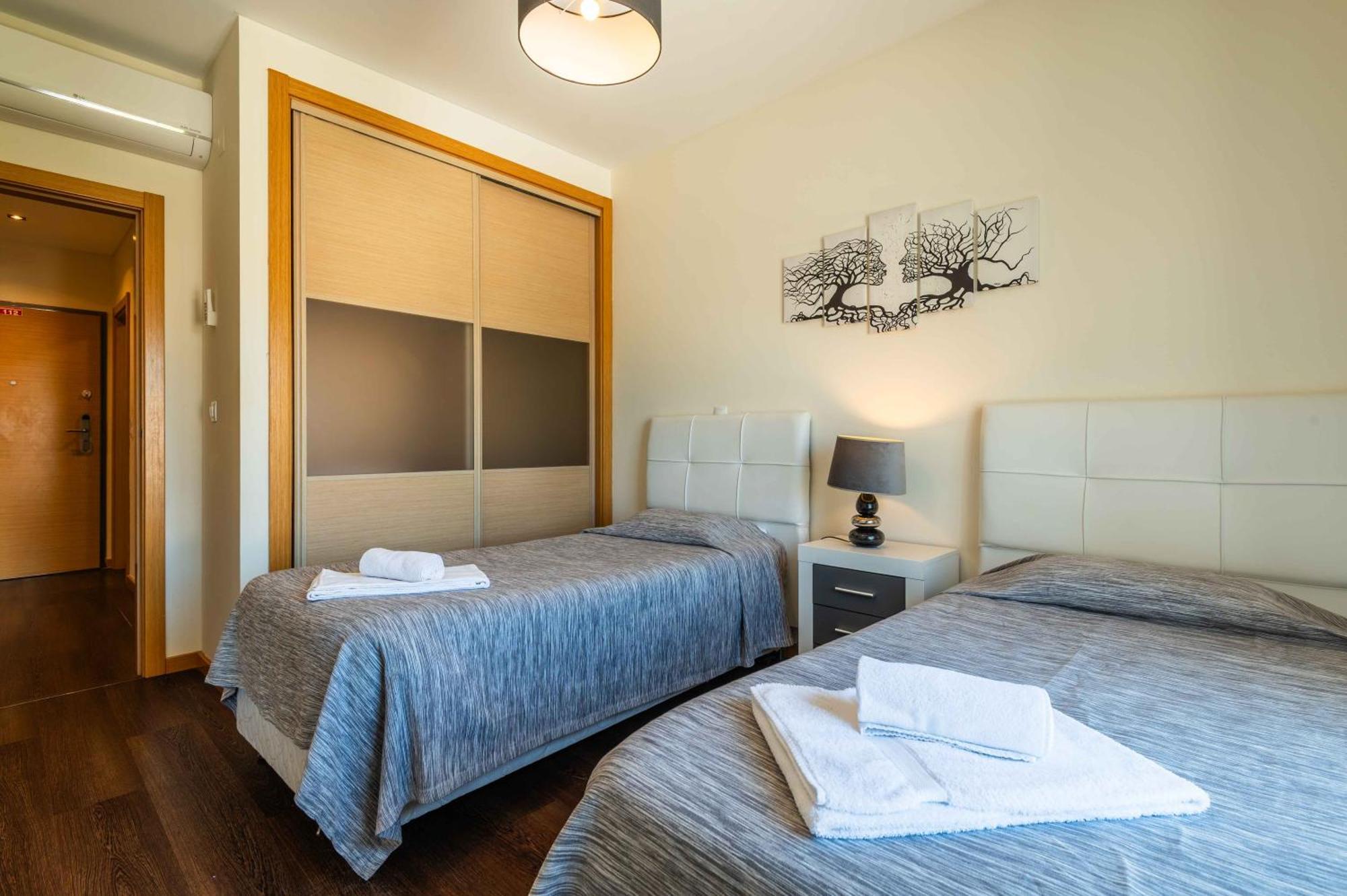 Apartamento T2 Eucalipto 2A オーリョス・デ・アーグァ エクステリア 写真